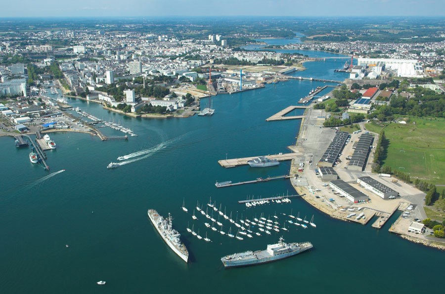 Lorient - Sa base sous-marine, sa cité de la voile et son festival interceltique